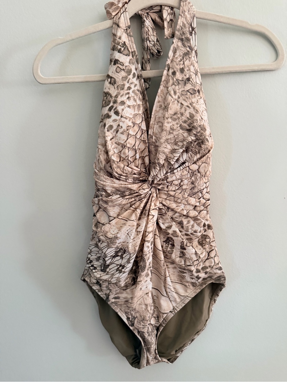 COCO REEF CONTOURS One Piece Swimsuit Sand Croc Print - Picture 4 of 8